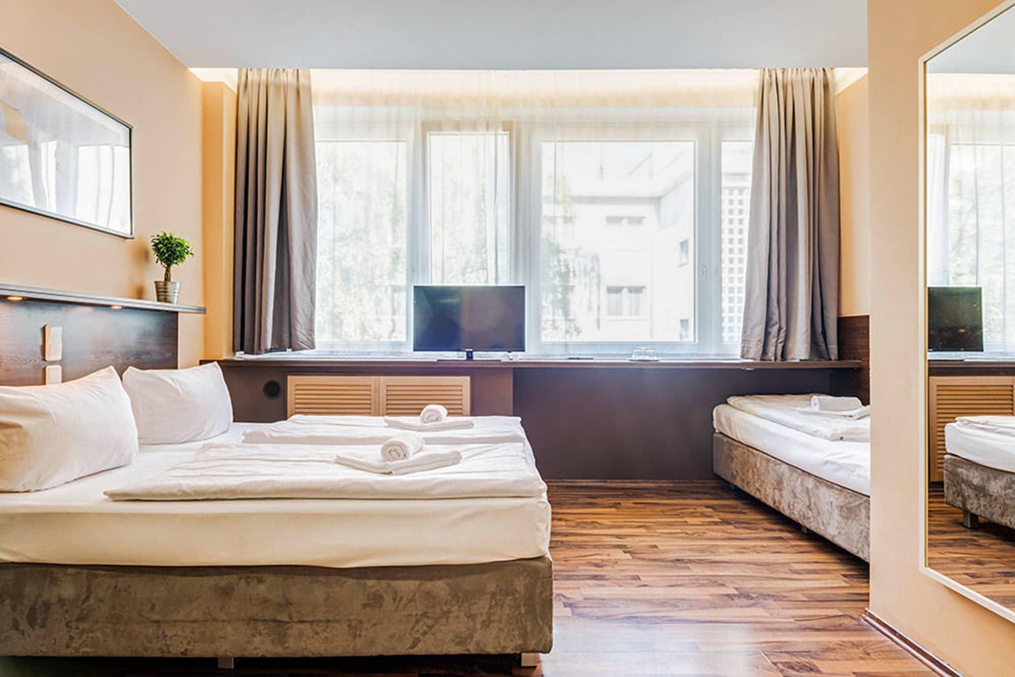 Arktur City Hotel Берлин Экстерьер фото