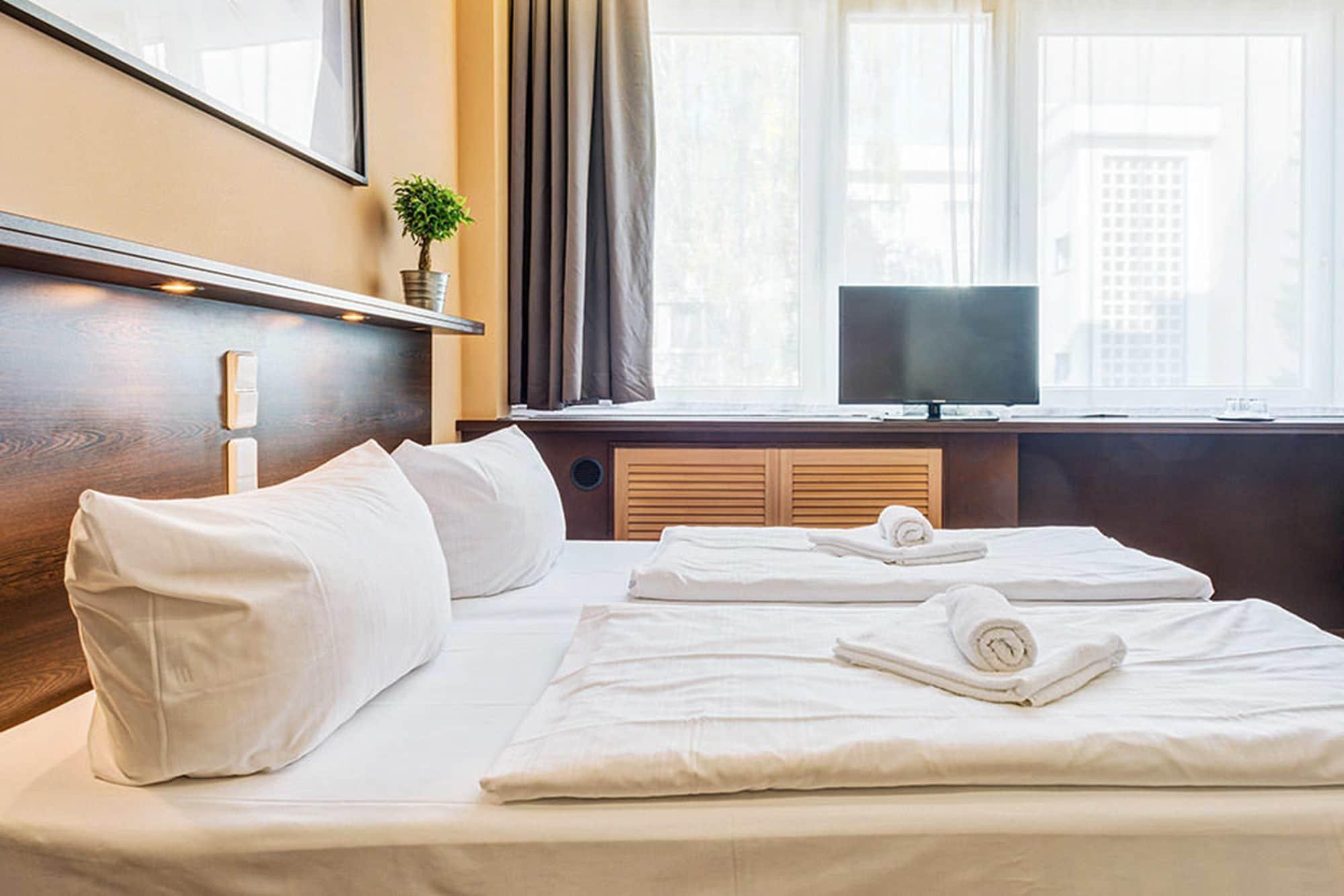 Arktur City Hotel Берлин Экстерьер фото