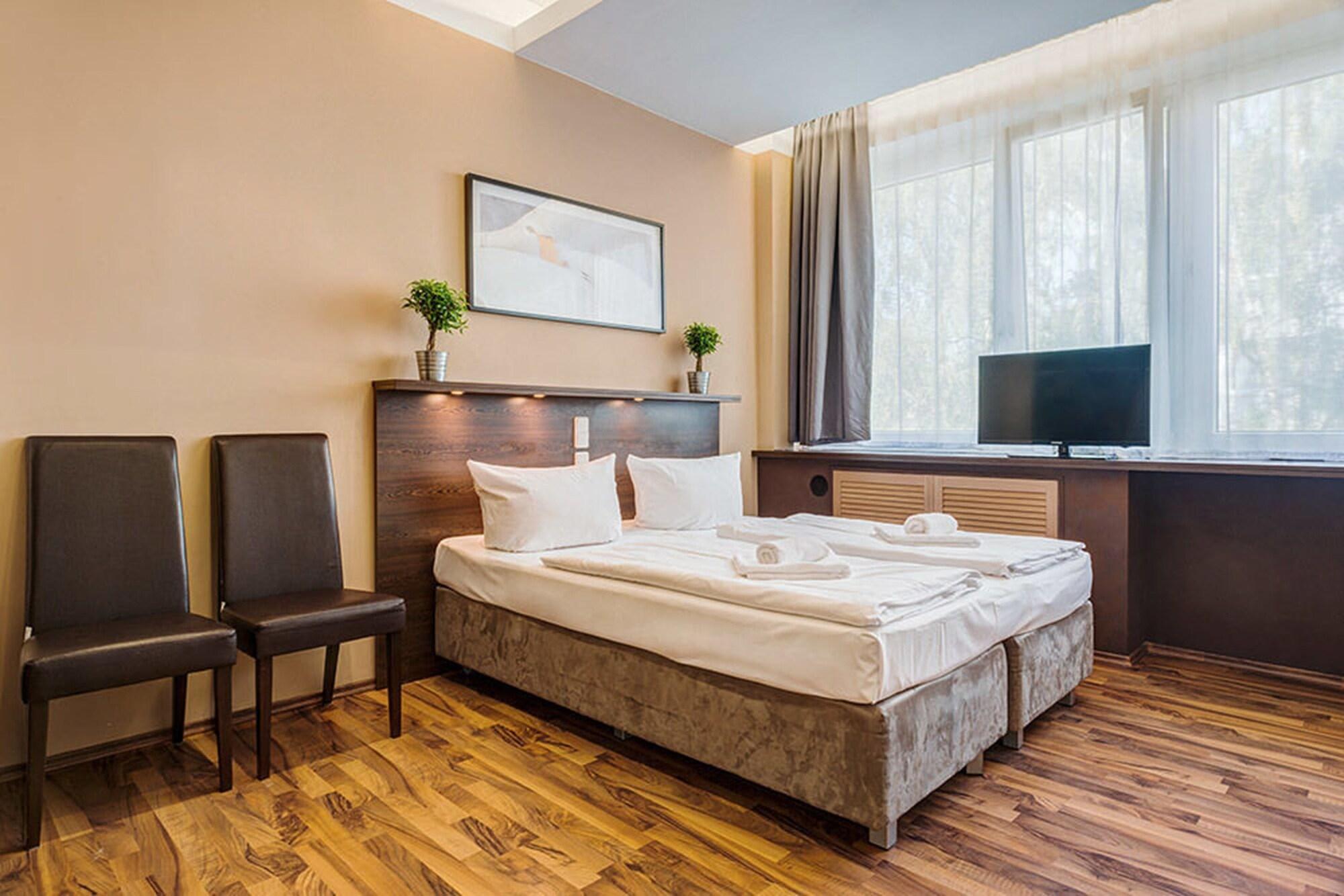 Arktur City Hotel Берлин Экстерьер фото