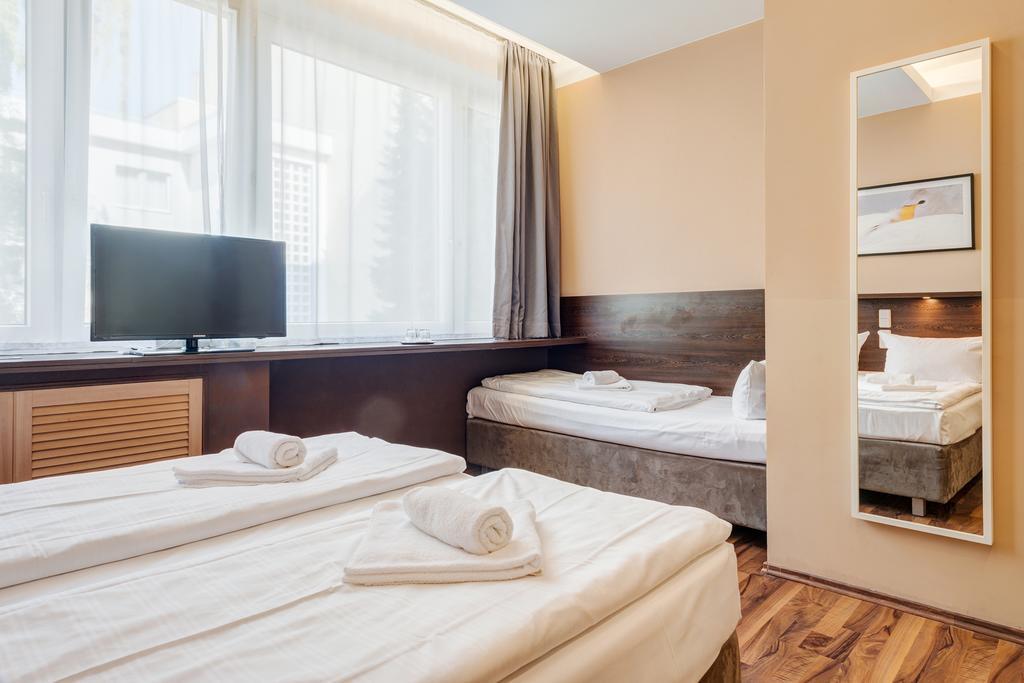 Arktur City Hotel Берлин Экстерьер фото