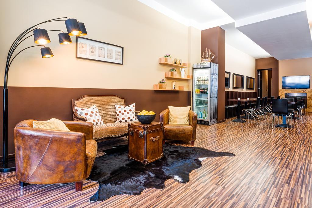 Arktur City Hotel Берлин Экстерьер фото