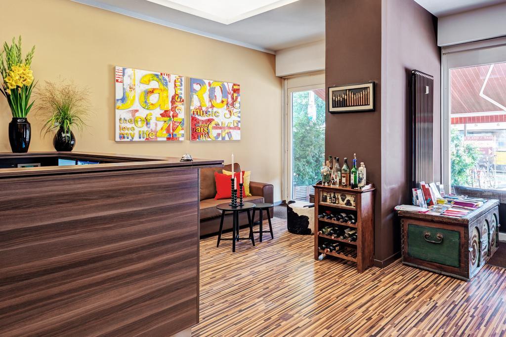 Arktur City Hotel Берлин Экстерьер фото