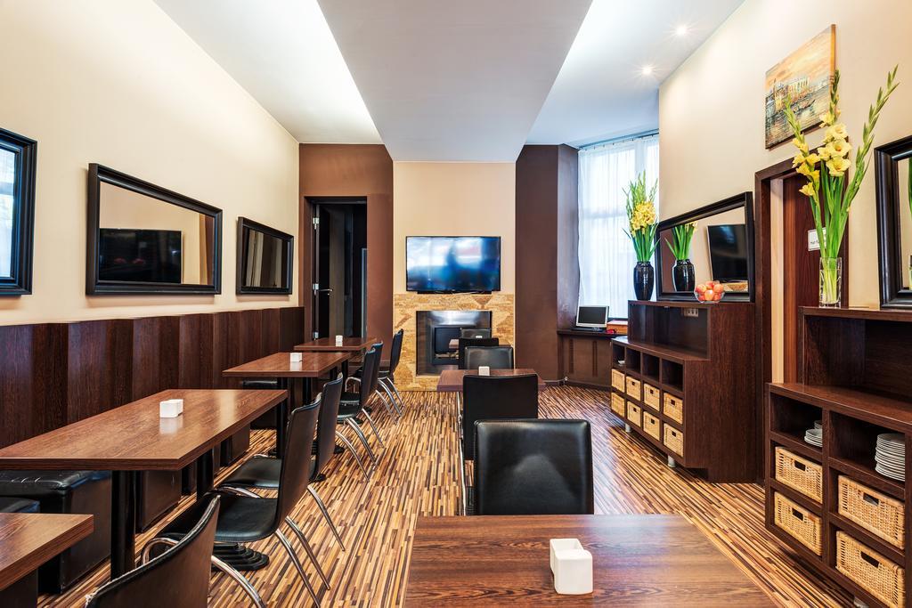 Arktur City Hotel Берлин Экстерьер фото